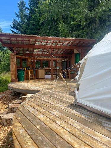 Tree Top Sanctuary Cowichan Valley in 桑尼根湖 (BC)