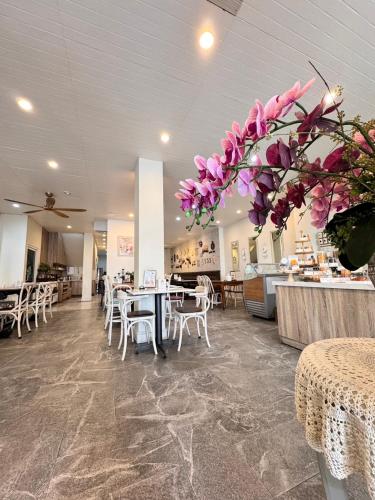 Restaurant, Lithai Guest House in Phitsanulok