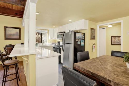 Buttercup #2508 in Big Bear Lake, USA