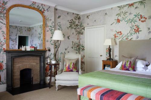 2 twin beds