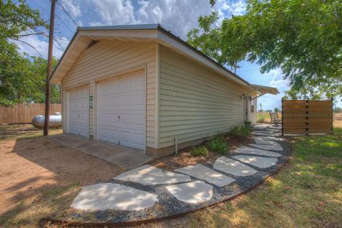 Cozy Casita! In Texas Famous 290 Winery Corridor! in Stonewall, USA