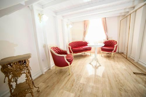 Bliss Residence - Baroque