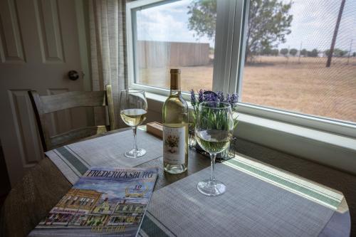 Cozy Casita! In Texas Famous 290 Winery Corridor! in Stonewall, USA