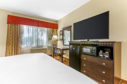 Comfort Inn West Phoenix at 27th Ave and I-I0 - image 14
