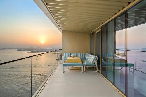 Beachfront 2BR Grand Bleu Luxe Near Dubai Palm & Marina Hotspots, Dubái (foto 5)
