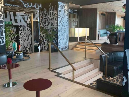 5-Star Hotel Studio - image 12