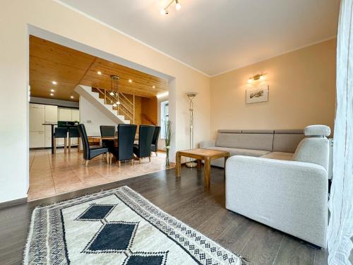 Prosportówek - Powidz - Dom Bliźniak nad Jeziorem z Dużym Ogrodem (Prosportowek - Powidz - Dom Blizniak nad Jeziorem z Duzym Ogrodem) in 波維茲