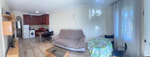 One-Bedroom Apartment image 3