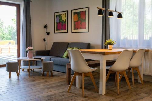 Farma Moulisovych in เนซเวสติเซ