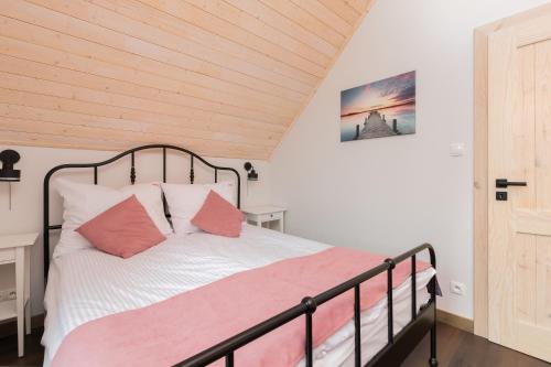 Piekny Domek Koralowy w Lubkowie by Renters Prestige