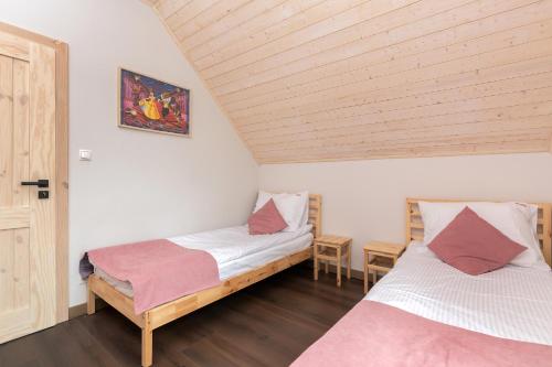 Piekny Domek Koralowy w Lubkowie by Renters Prestige
