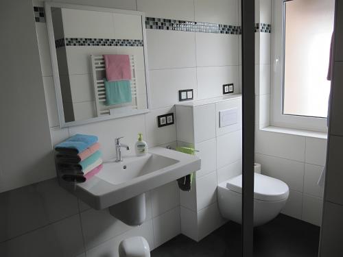Bathroom, Ferienwohnung Lortz in Altenwalde