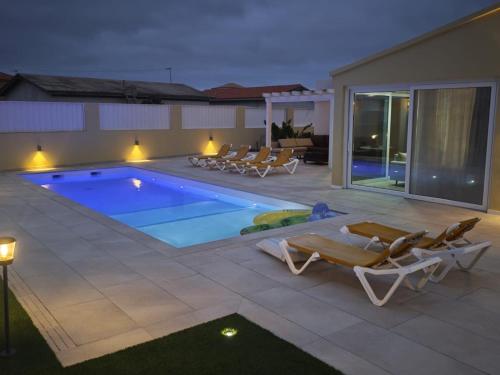 Villa con piscina LAJARES Ojo del Calderón