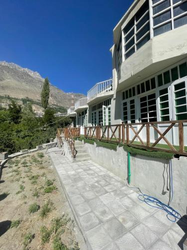 Ultar View Lodge - image 3