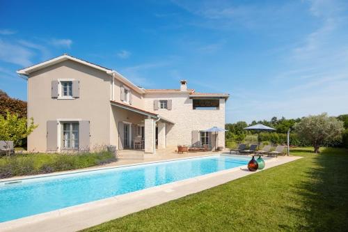 New! Villa Corinne with 42 m2 pool, sauna, Štuti