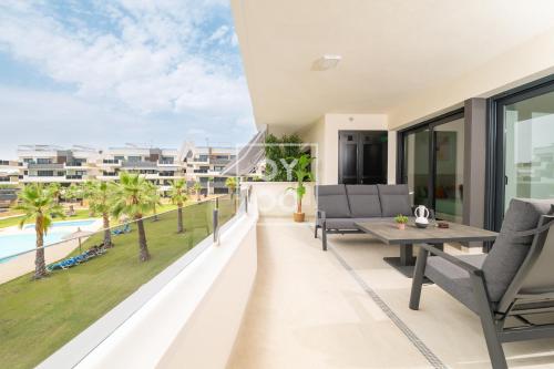 Two-Bedroom Apartment with View image 10