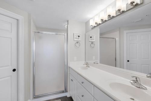 Treasure Island 1003 - image 11