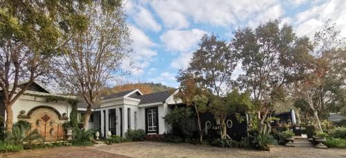 At 98 on Lynburn Guest House, Pretoria
