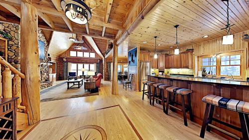 Eagle Scout Lodge in Birchwood, USA