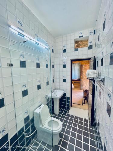 Deluxe Double or Twin Room image 10