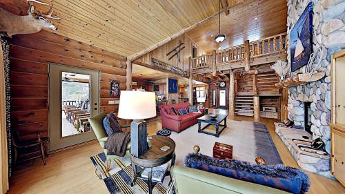 Eagle Scout Lodge in Birchwood, USA