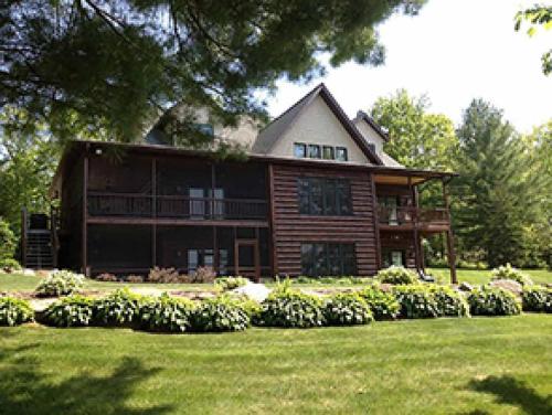 Eagle Scout Lodge in Birchwood, USA