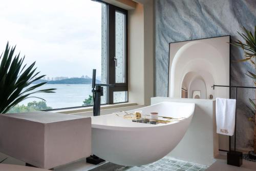 Junior Suite with Sea View image 6