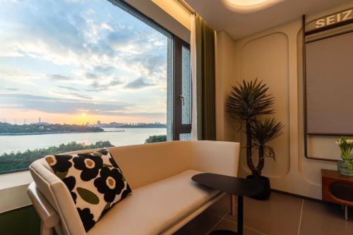 Triple Room with Sea View image 7