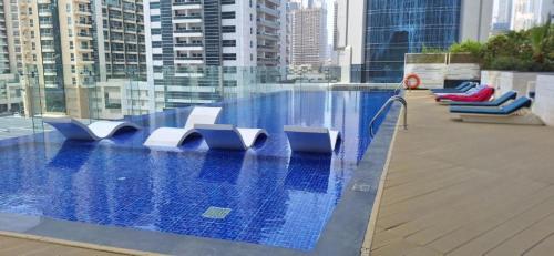 Stylish 1-Bedroom-Sleeps 4- Apartment -Bayz by Danube, Business Bay-29, Dubai (Foto 4)