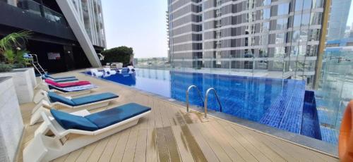 Stylish 1-Bedroom-Sleeps 4- Apartment -Bayz by Danube, Business Bay-29, Dubai (Foto 3)