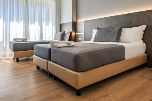 Liliya Rooms, Roma