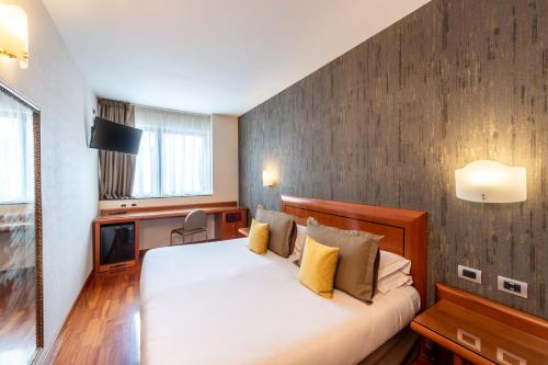 Economy Double or Twin Room room in Hotel Palace Verona