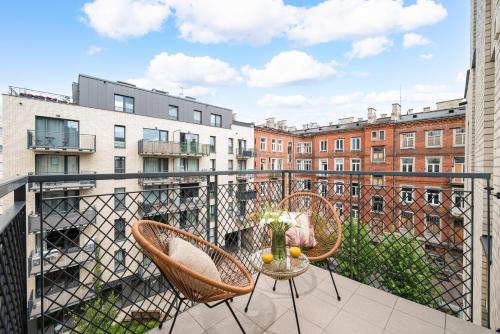 Superb Loft Studio in charming Praga District, 300 m to Metro & 100 m to tram, balcony, Warsaw (photo 6)