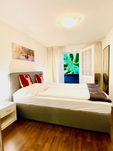 2 bedrooms, 3 beds