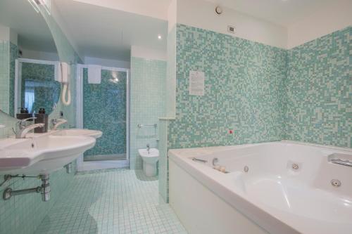 Junior Suite image 7
