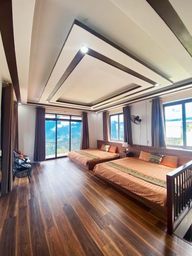 Family Room with Mountain View image 4