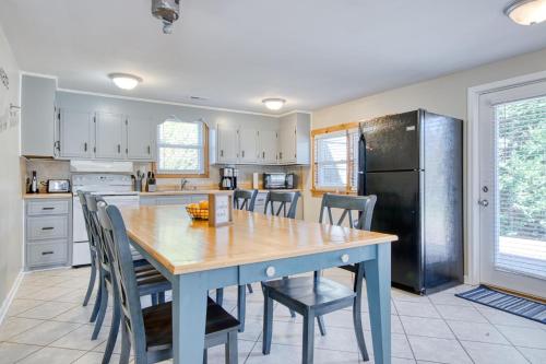 House on the New River, 3BR, 20 minutes from VT in Radford, USA