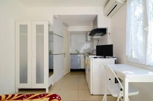Studio accueillant a Marseille avec jardin 15 m² in Saint-Just