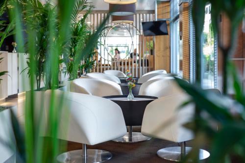 Alimentos e Bebidas, Hotel Oliwski in Oliwa