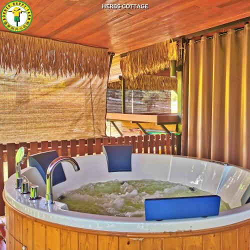 Borneo Happy Farm in Bau