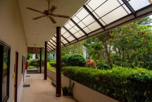 Balcony/terrace, ขุมทรัพย์โฮเทล KhumSaps Hotel in Phu Wiang