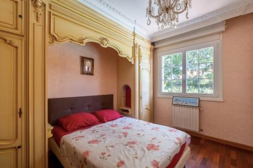 Large house with pool near beach in แวร์ดาล