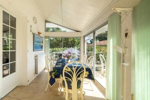 Large house with pool near beach in แวร์ดาล