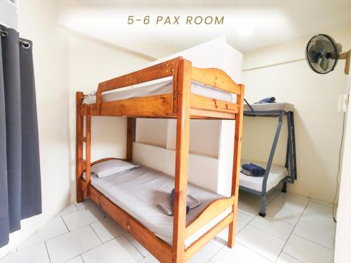 1 double bed, 2 bunk beds