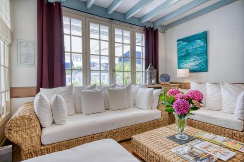 . Logis Hôtel Le Relais Marine