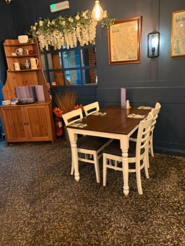 The Rag at Rawnsley in แคนน็อค