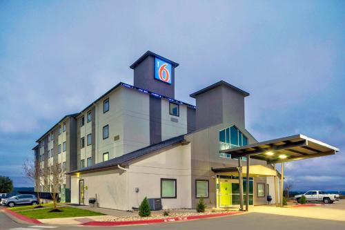 Motel 6-Marble Falls TX - image 10