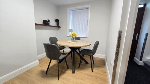 Eyre Square Two Bed with Parking, Galway