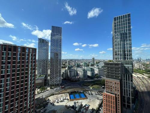 Stunning Skyline Views-15mins to Oxford Circus, London