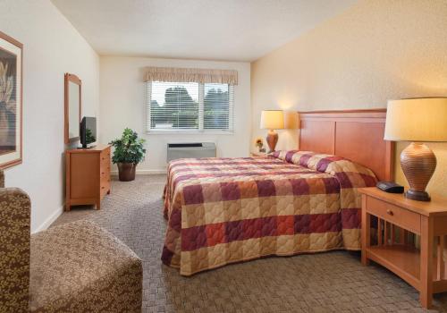 Wyndham Grand Lake Studio Apartment with Resort Access - image 9